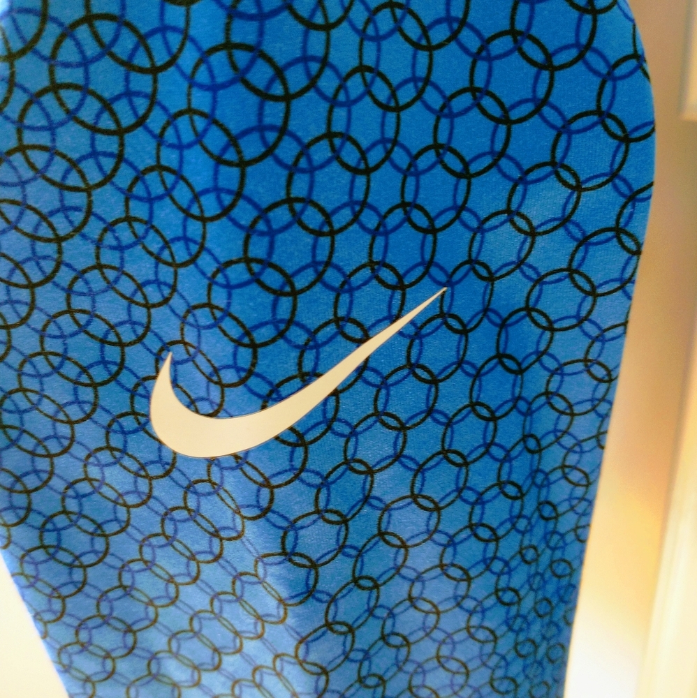 NIKE Dri-Fit Women's Top - Picture 2 of 13